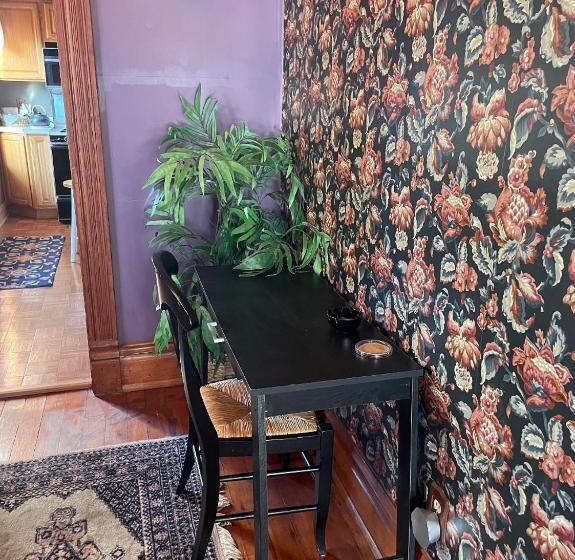 شقة غرفتين, South Broadway Manor B&b   Near Fallingwater, Ohiopyle State Park, Hiking & Biking Trails Gap