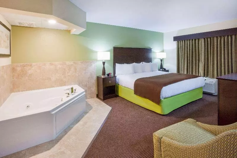キングサイズベッドのスイートルーム, Americinn By Wyndham Hartford Sd