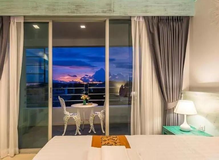 Standard Triple Room with Terrace, Baan Bandalay