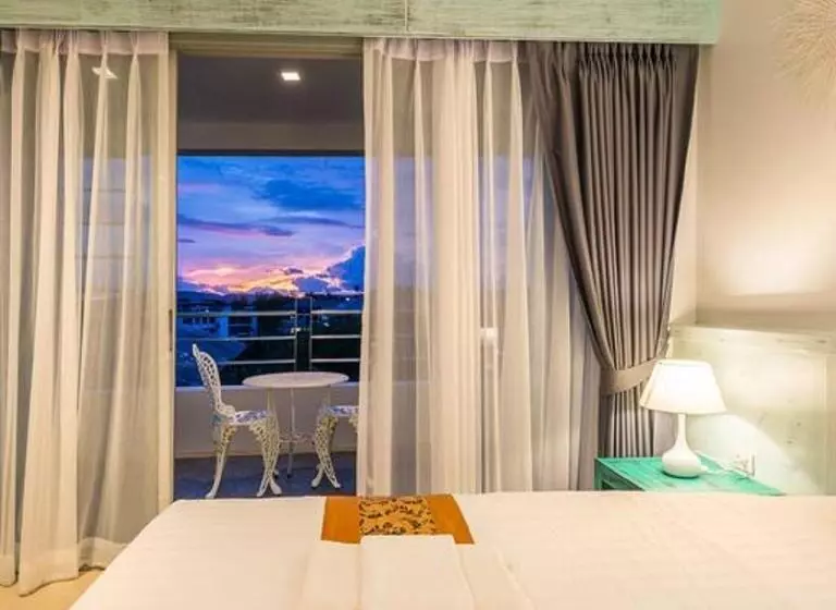 Standard Triple Room with Terrace, Baan Bandalay