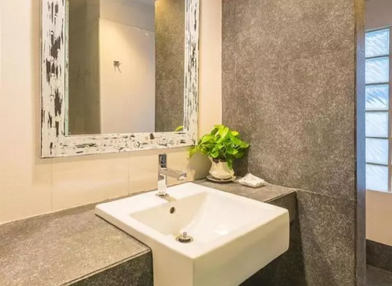 Standard Triple Room with Terrace, Baan Bandalay