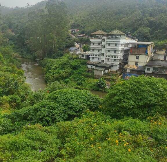 غرفة ديلوكس, Emerald Inn