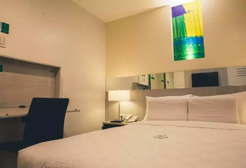 キングサイズベッドのスタンダードルーム, Go Hotels Ortigas Center