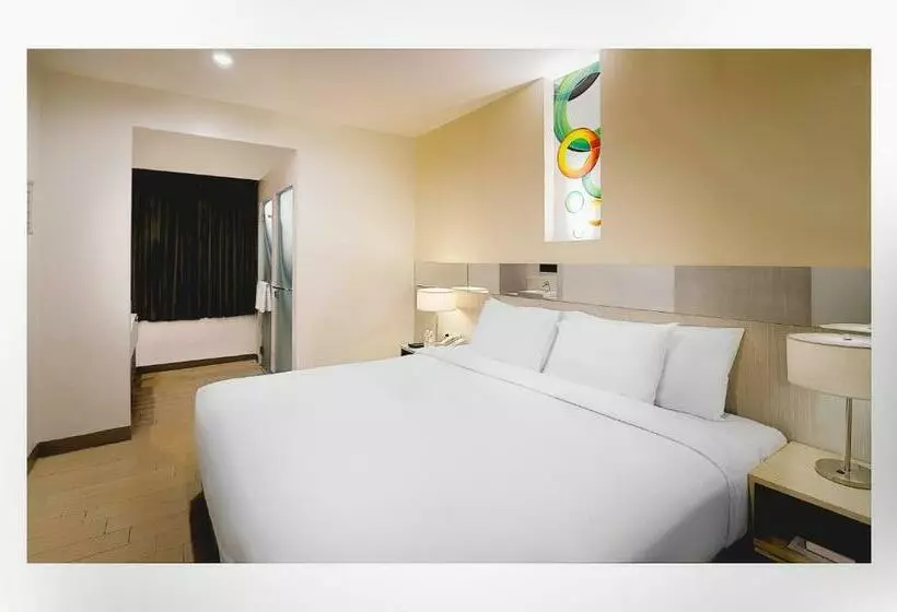 キングサイズベッドのスタンダードルーム, Go Hotels Ortigas Center