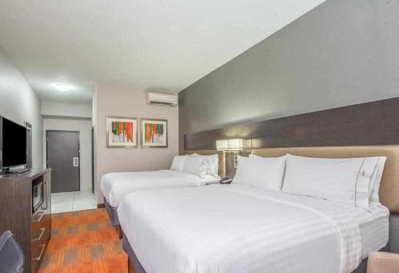 장애인을 위한 스탠다드 룸, Holiday Inn Express Shawnee, An Ihg
