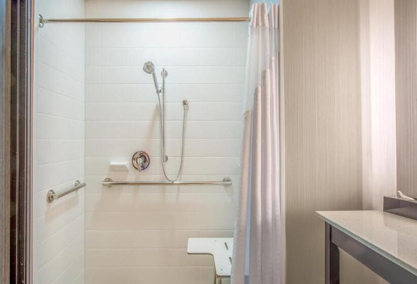 장애인을 위한 스위트, Holiday Inn Express Shawnee, An Ihg