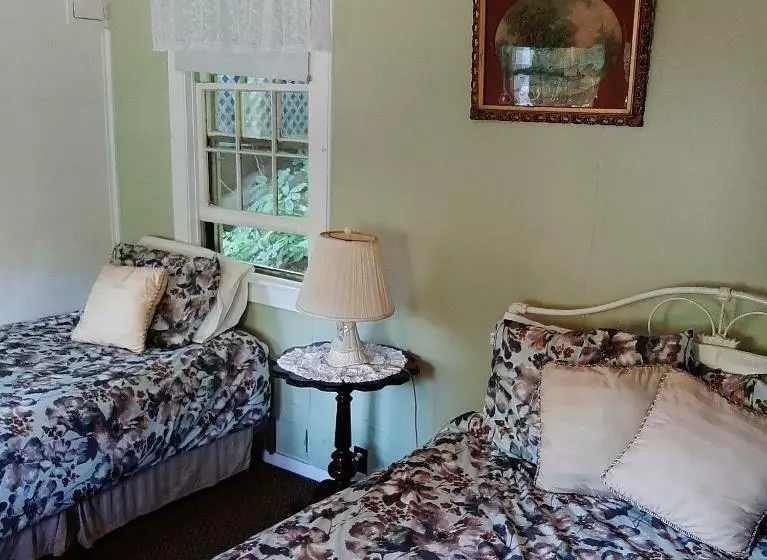 スタンダードトリプルルーム, Inn At Starlight Lake & Restaurant