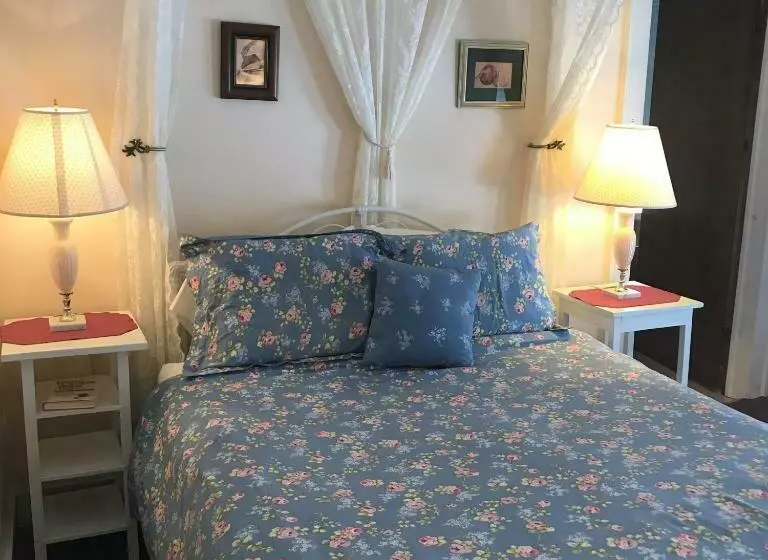 ガーデンビュースタンダードルーム, Inn At Starlight Lake & Restaurant