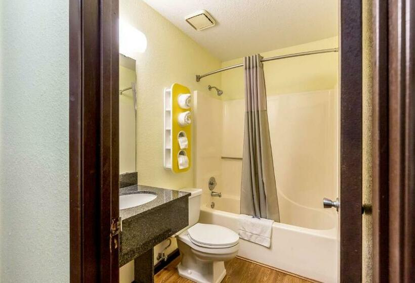 스탠다드 룸 킹사이즈 침대, Motel 6 Troy, Il