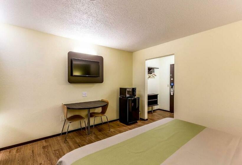 스탠다드 룸 킹사이즈 침대, Motel 6 Troy, Il