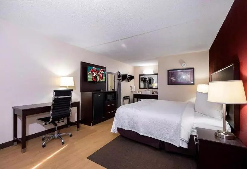 キングサイズベッドのデラックスルーム, Red Roof Inn Plus+ Huntsville – Madison