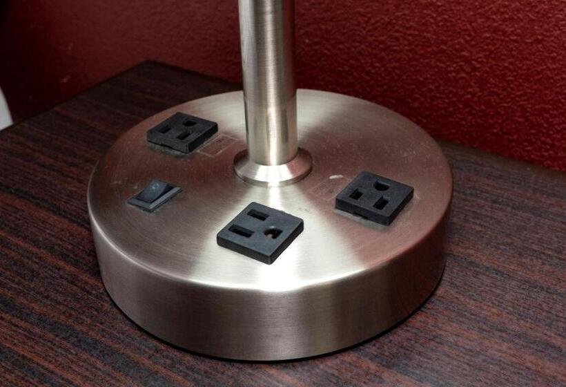 디럭스 룸, Red Roof Inn Plus+ Huntsville – Madison