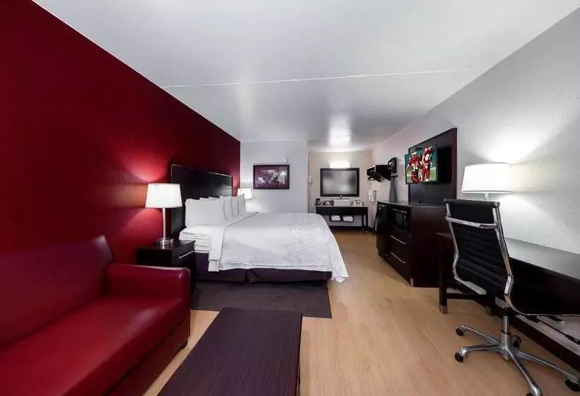 キングサイズベッドのスイートルーム, Red Roof Inn Plus+ Huntsville – Madison