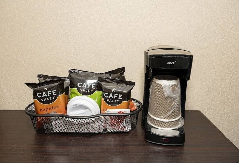 디럭스 룸, Red Roof Inn Plus+ Huntsville – Madison