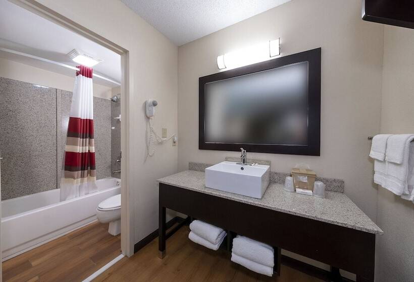 디럭스 룸, Red Roof Inn Plus+ Huntsville – Madison