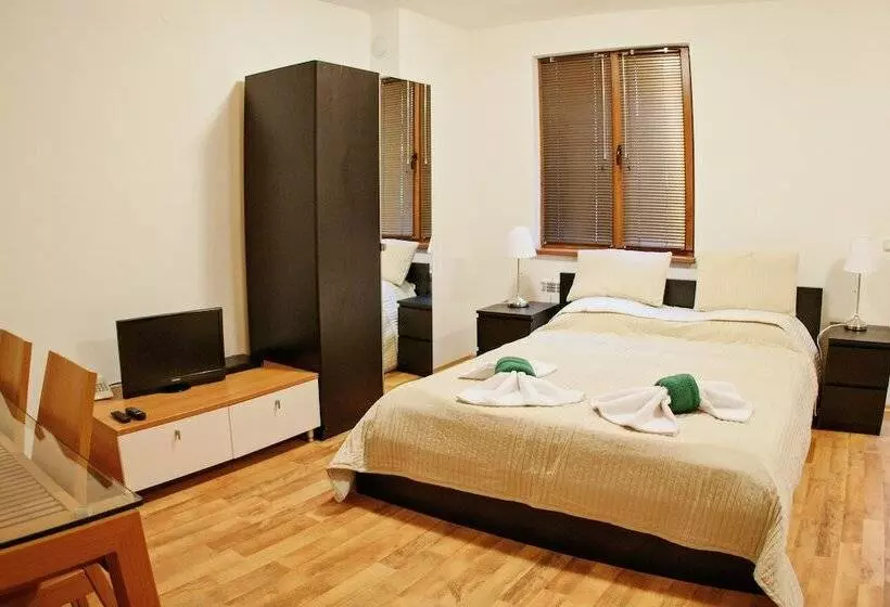 استودیوی استاندارد, Mountain View Apart