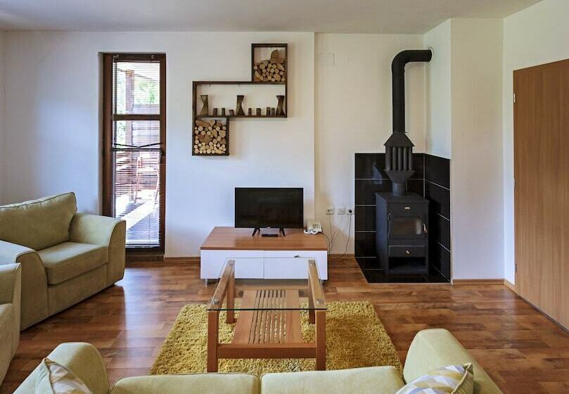 1 Bedroom Apartment, Mountain View Apart