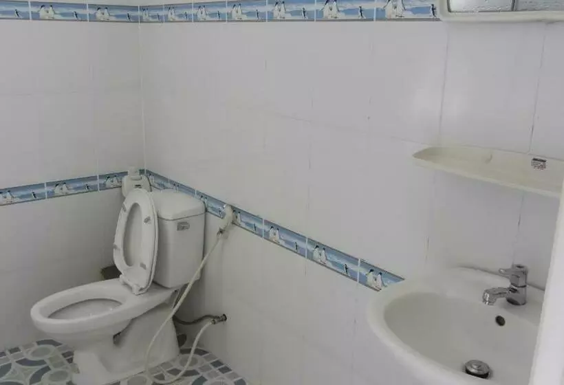 اتاق استاندارد چهار تخته, Duc Thao Guest House