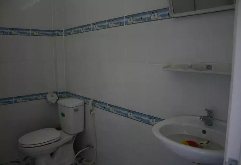 اتاق استاندارد چهار تخته, Duc Thao Guest House