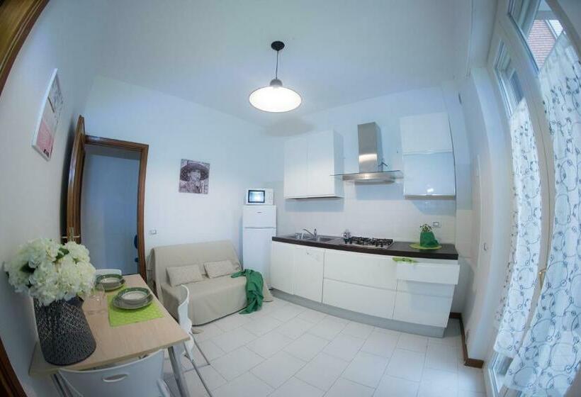 آپارتمان 1 خوابه با چشمانداز باغ, Le Dimore Del Sole