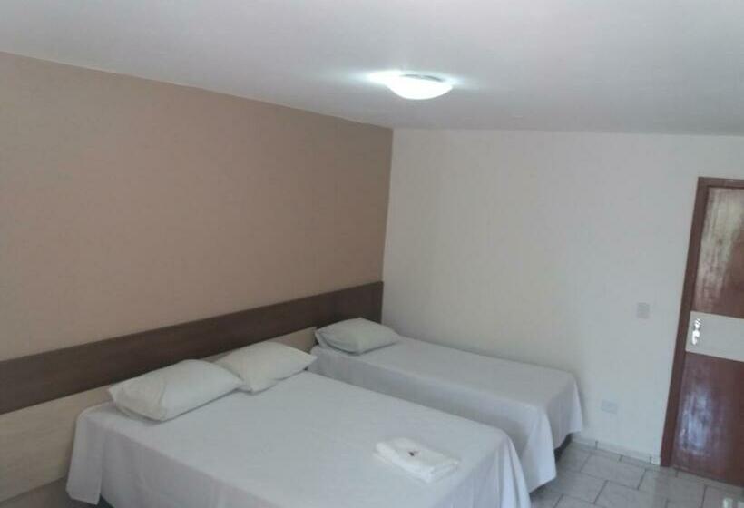 חדר סטנדרט לשלושה, A1