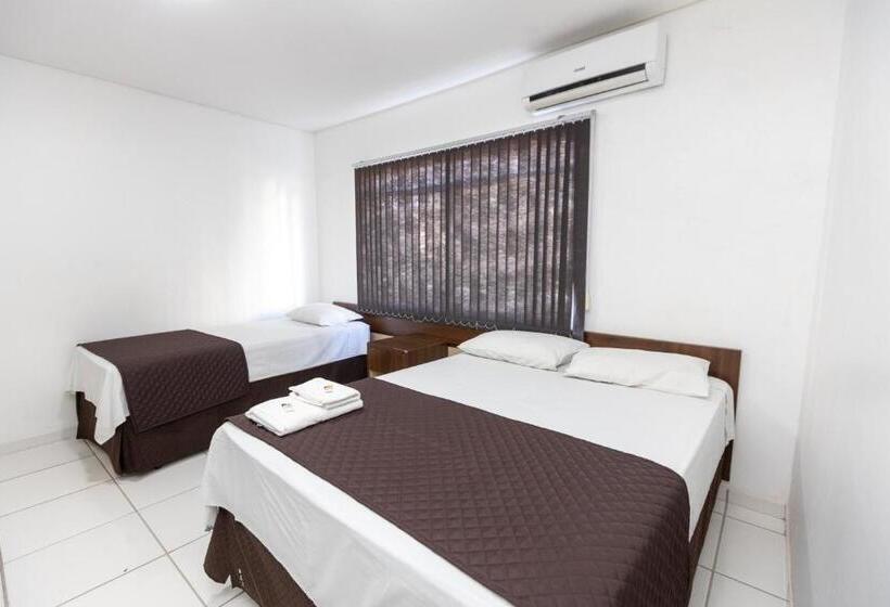 חדר סטנדרט לשלושה, A1