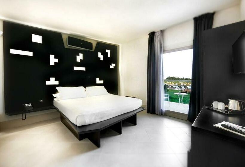 プールの見えるデラックスルーム, Addauro Resort