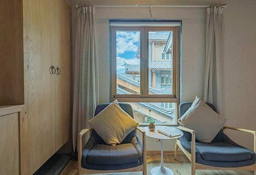 Quarto Superior, Arro Khampa By Zinc Journey Lijiang