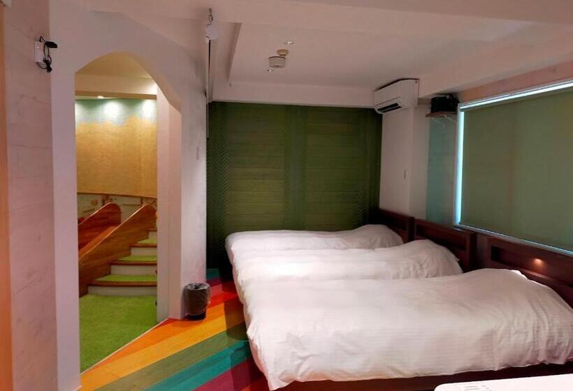 패밀리 룸, Buzz Resort