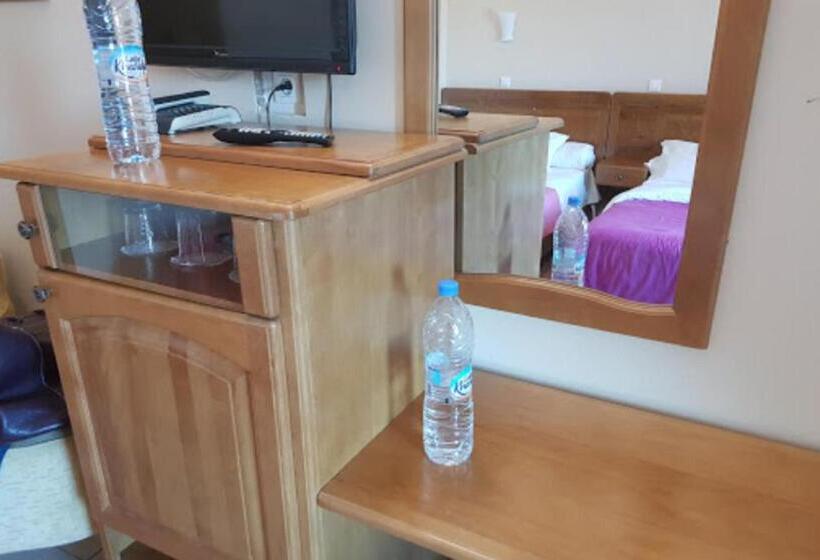 اتاق استاندارد سه نفره, Le Cristal