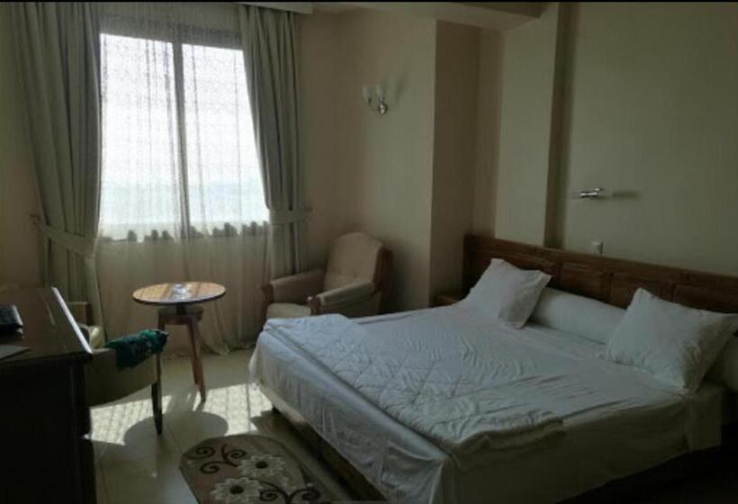 سوییت جونیور, Le Cristal