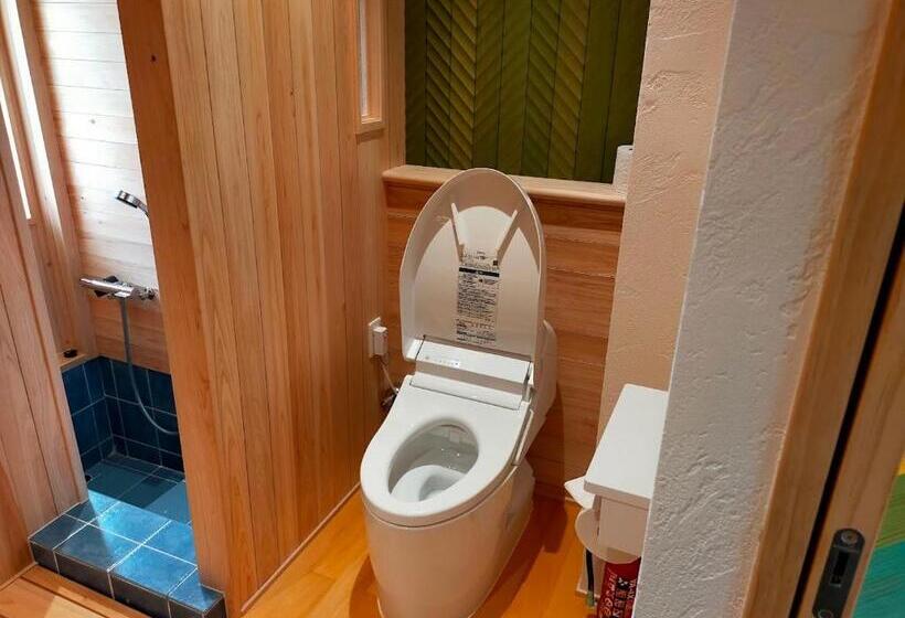 패밀리 룸, Buzz Resort