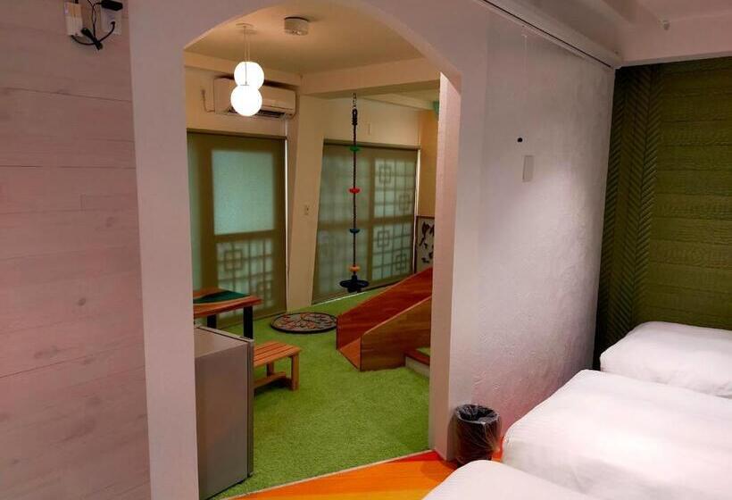 패밀리 룸, Buzz Resort