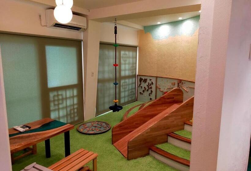 패밀리 룸, Buzz Resort