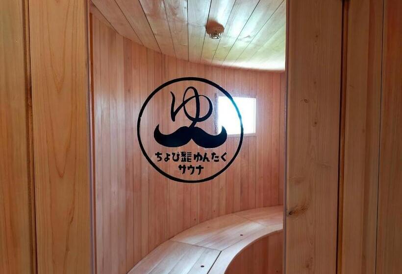 패밀리 룸, Buzz Resort