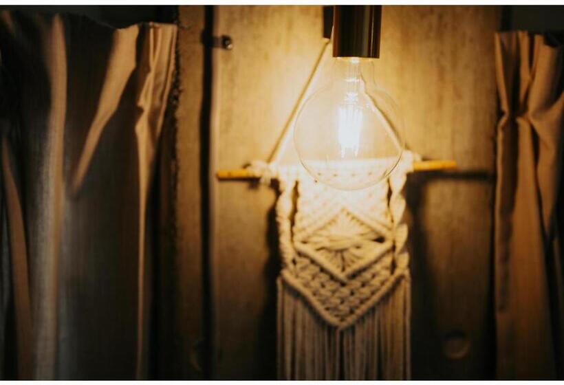 디럭스 룸, Buzz Resort