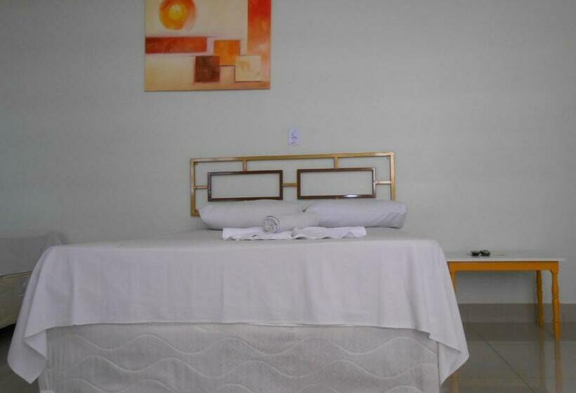 חדר אקונומי לשלושה, Itaipu