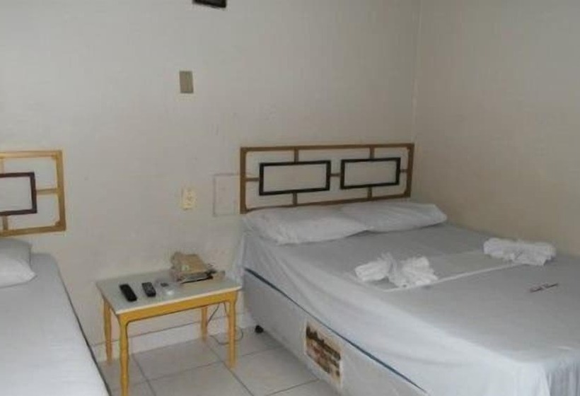 חדר אקונומי לשלושה, Itaipu