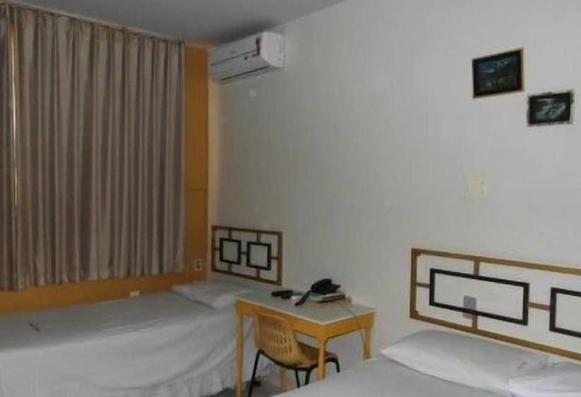 חדר אקונומי לשלושה, Itaipu