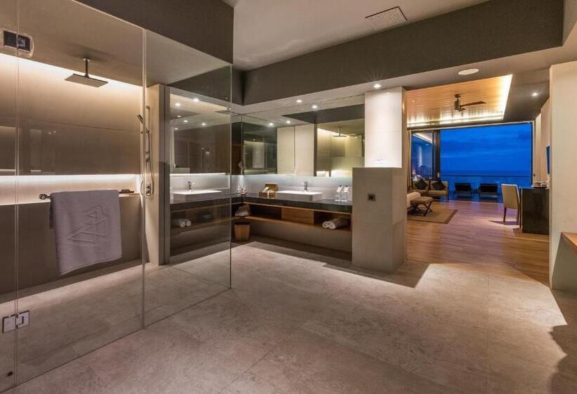 Çatı Katı Oda, Katamaran Hotel & Resort Lombok
