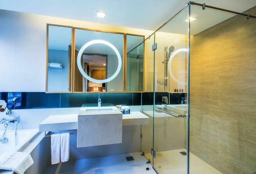 Номер Deluxe, Pacific Park