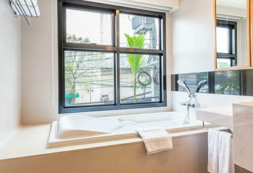 Номер Deluxe, Pacific Park