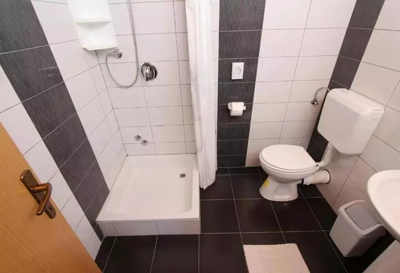Standard-huone Parveke, Rooms And Apartment Matosevic