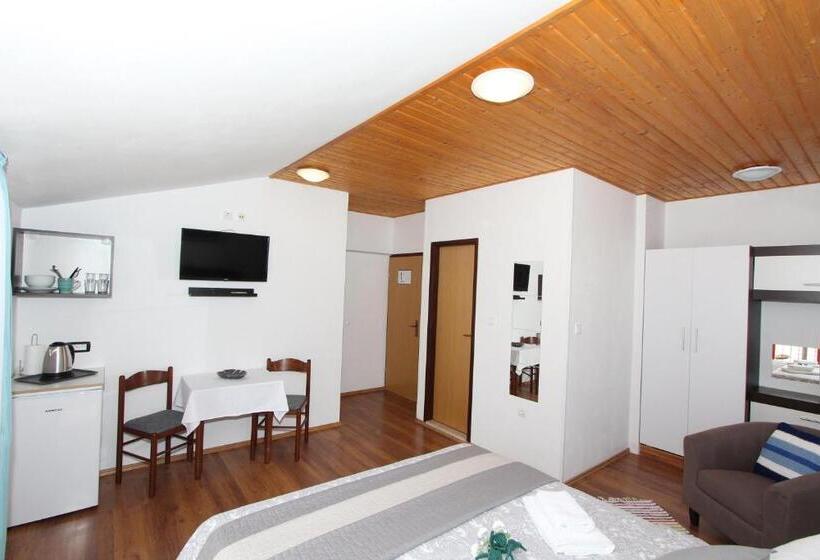 バルコニー付きスタンダードルーム, Rooms And Apartment Matosevic