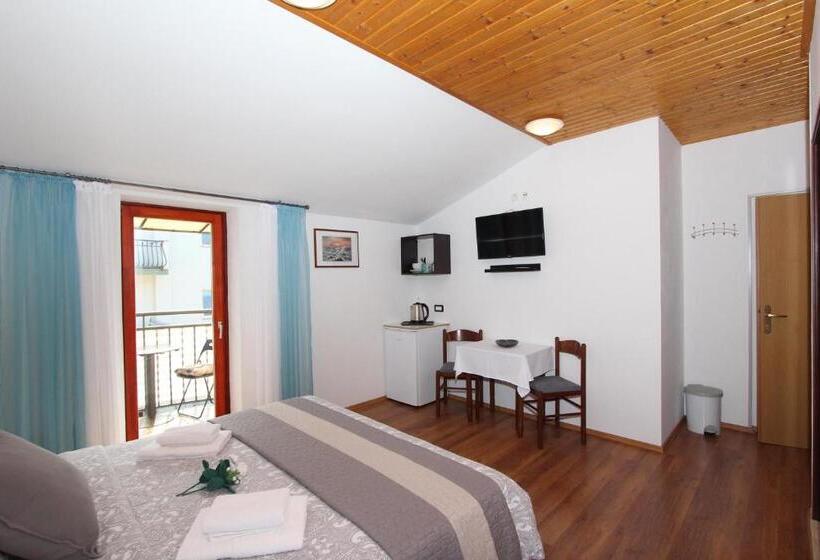 バルコニー付きスタンダードルーム, Rooms And Apartment Matosevic