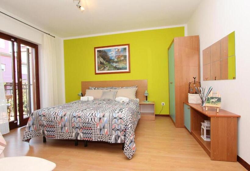 Comfort room with balcony, Rooms And Apartment Matosevic