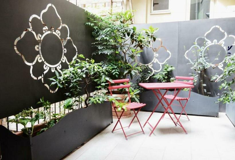 إستوديو قياسى مزودة بتراس, Piazza Castello Suite