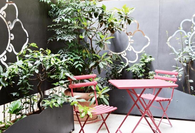 إستوديو قياسى مزودة بتراس, Piazza Castello Suite