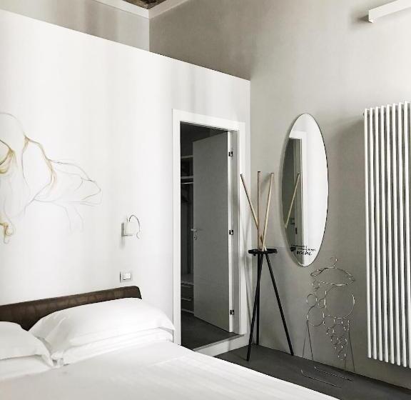 جناح ديلوكس, Piazza Castello Suite