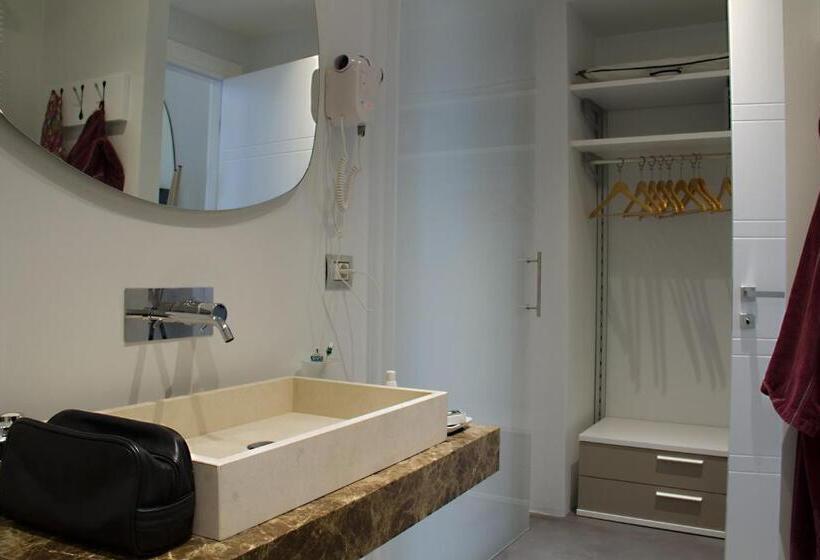 جناح ديلوكس, Piazza Castello Suite
